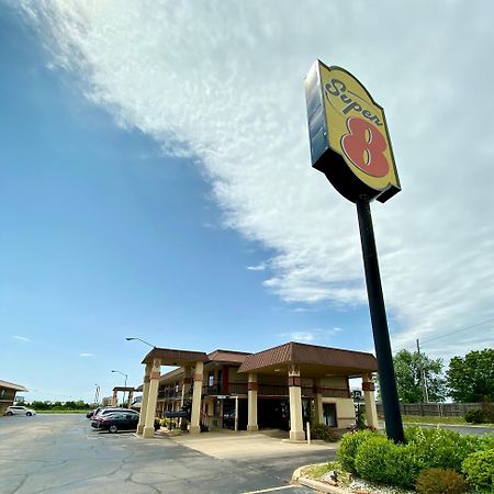 Super 8 By Wyndham Shawnee Hotel Exterior photo