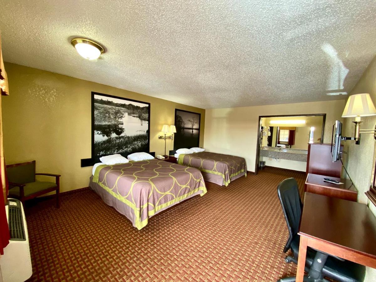 Super 8 By Wyndham Shawnee Hotel Exterior photo